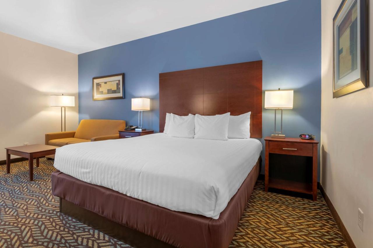 Best Western Plus Covered Bridge Inn Brazil Exterior photo